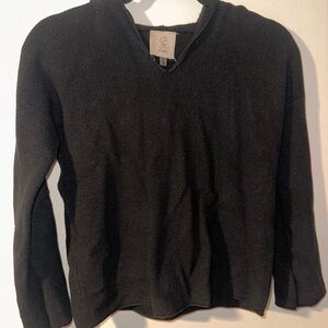 Sioni Women’s V-Neck Black Hooded Sweater